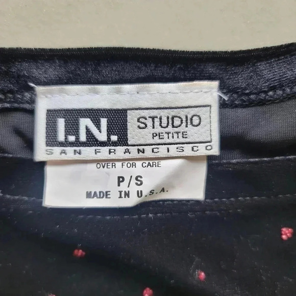 I.N. Studio Black Sequin Velvet Sleeveless Top Lightweight Soft Red Petite S PS - Picture 8 of 8